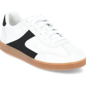 No Boundaries Women's Lace Up Sport Sneakers, Wide Width Size 8.5